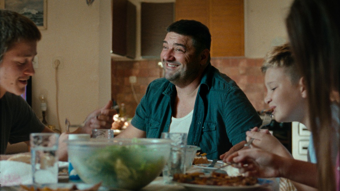 Mares Mann Đuro wird von Goran Navojec gespielt. Er ist auch im richtigen Leben der Partner der Schauspielerin.