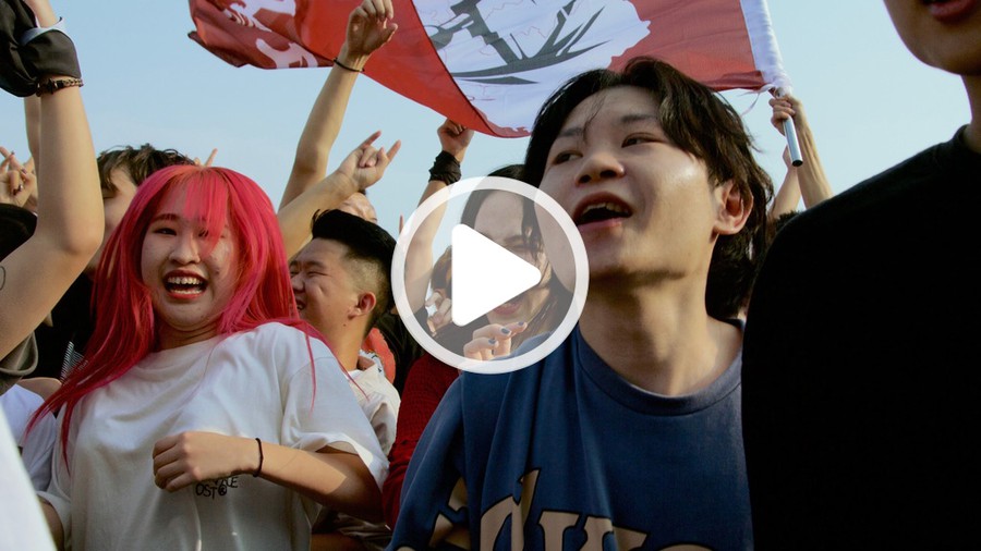 Junge Chinesen am «Strawberry Rock Festival»