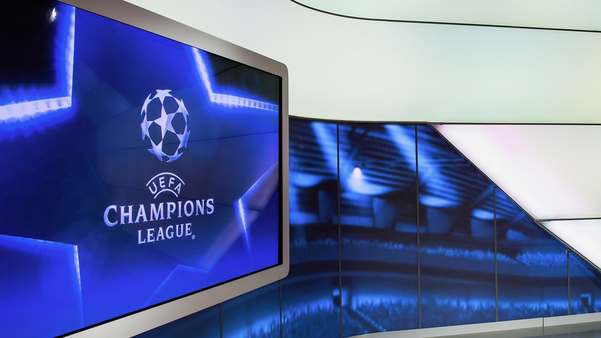 SRF Sportstudio-Bildschirm mit dem «Champions League»-Logo