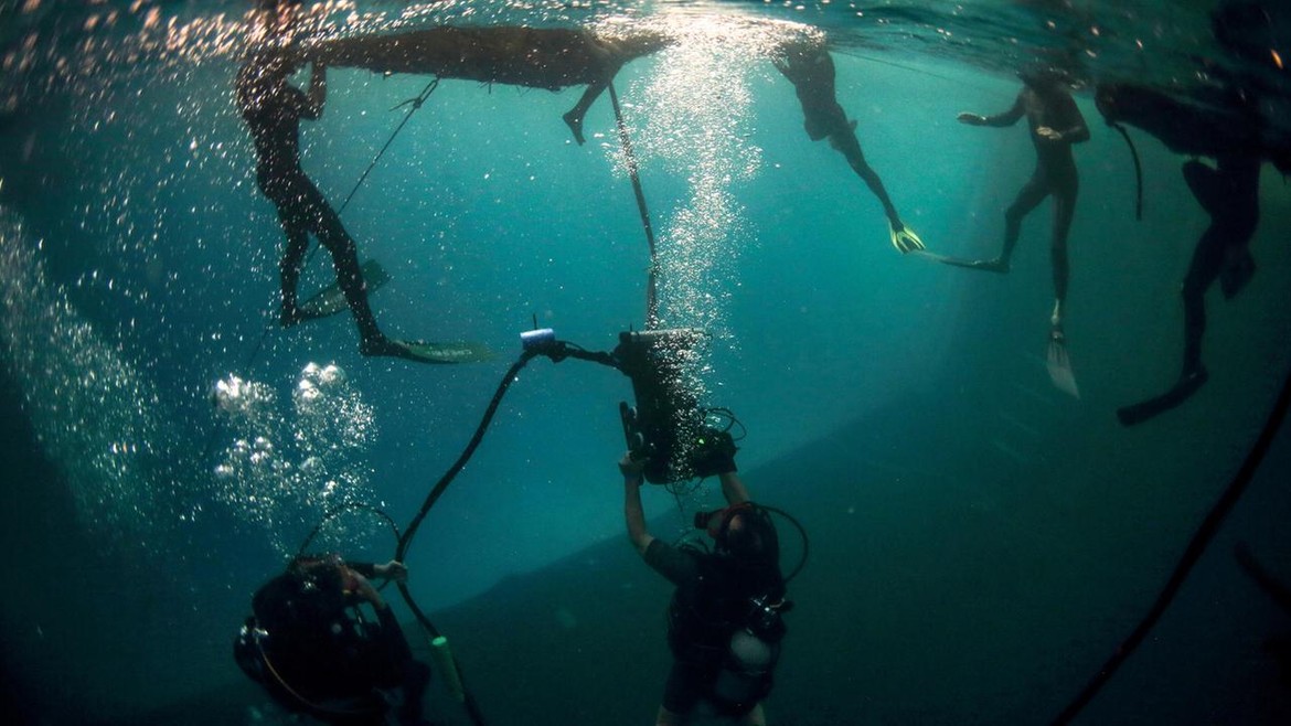 Für Unterwasser-Aufnahmen wurden Spezialkameras und Taucherausrüstungen eingesetzt.