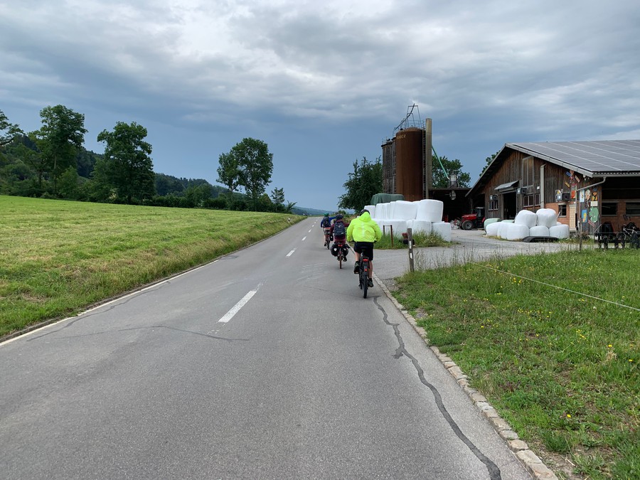 Reto und das E-Bike-Team radeln von Hochdorf nach Hitzkirch